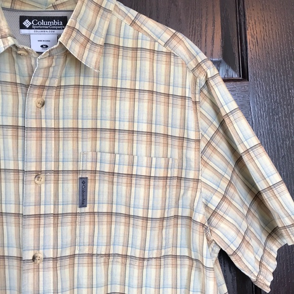 3/$20 Men’s Short Sleeved Columbia Button Down - Picture 3 of 5
